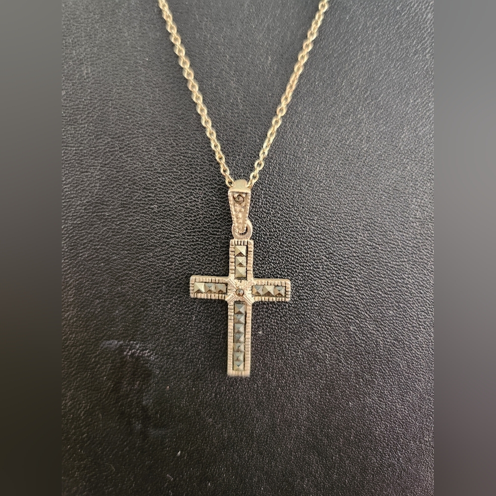 925 sterling silver necklace with cross Pendant